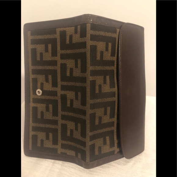 ❌SOLD❌ ✅✅Hot Sale 150$ off PM 🔥🔥 Fendi wallet - Picture 3 of 9